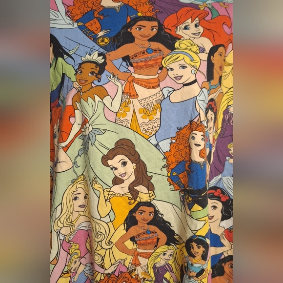 Disney Cake Worthy AOP T-Shirt Sz 2X Belle SnowWhite Moana Pocahontas Cinderella - Picture 2 of 5
